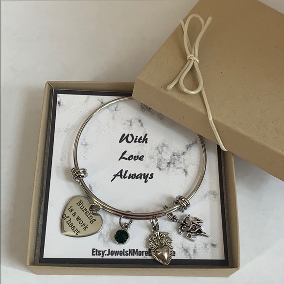 New nurse charm bracelet - Picture 6 of 7